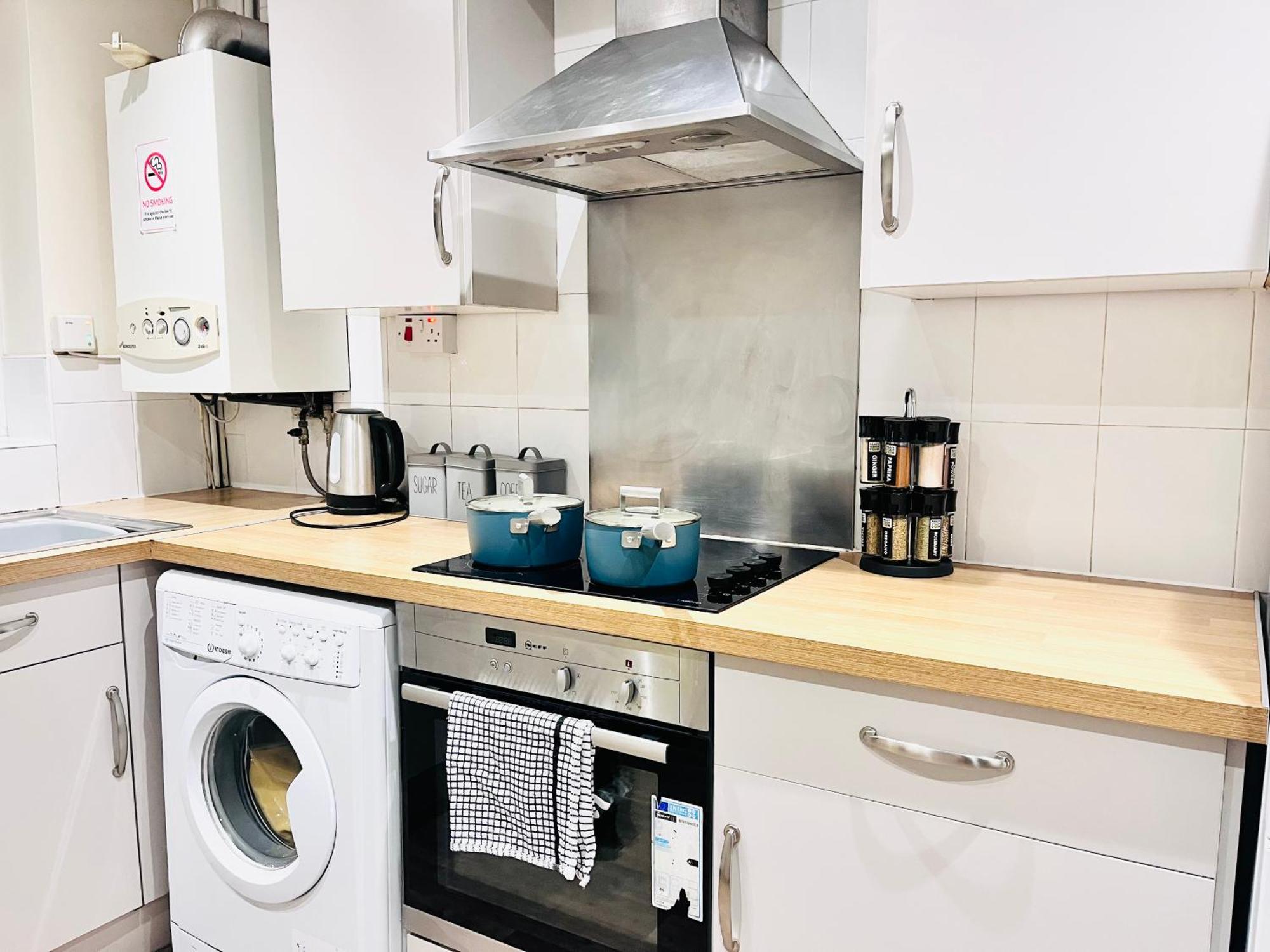 Centre 4bedroom House With Free Parking Vakantiehuis Canterbury
